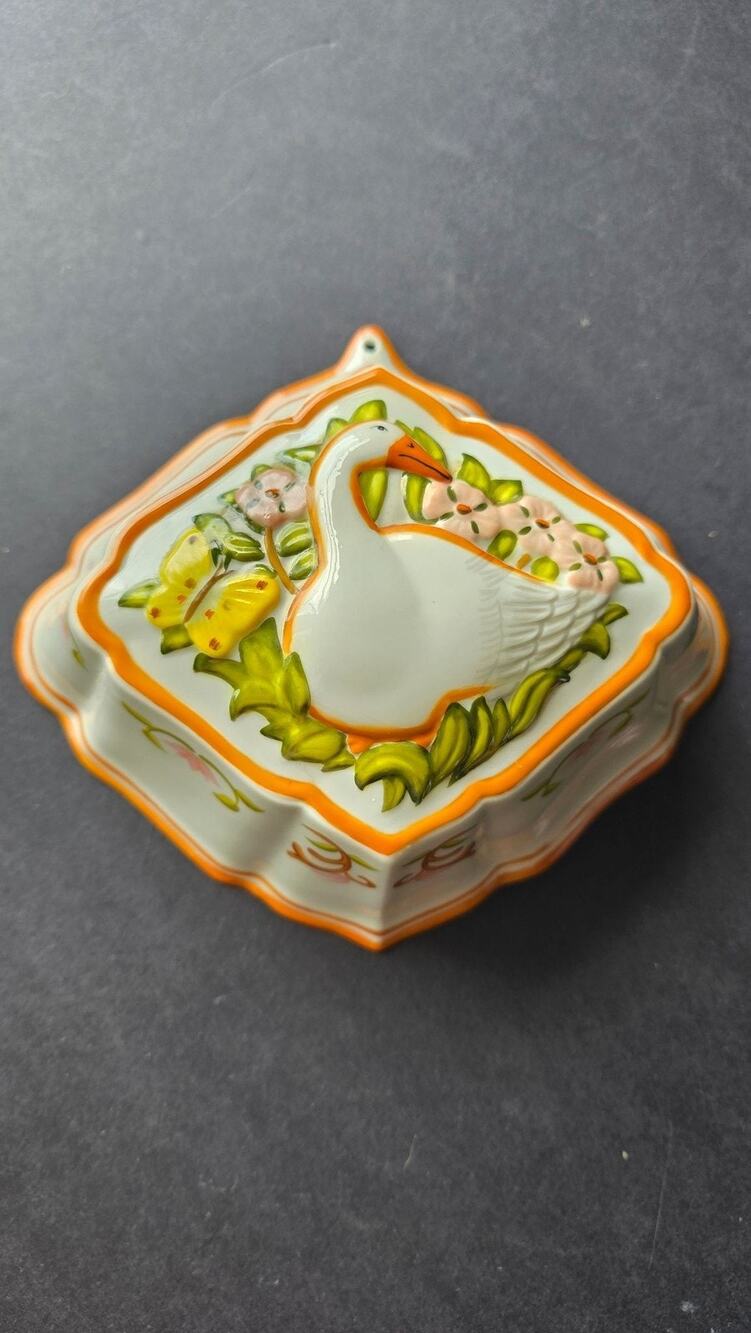 Vintage Le Cordon Bleu Franklin Mint Goose Wall Mold Porcelain Floral Decor 1986